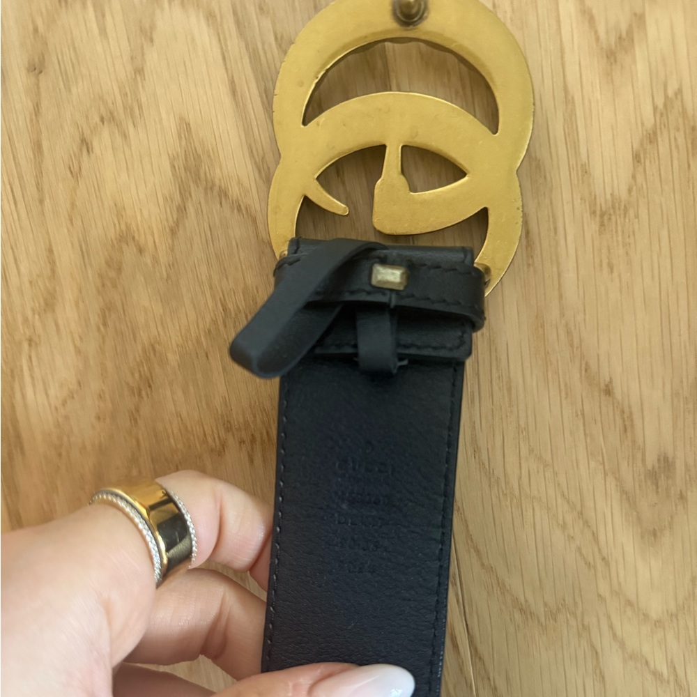 Gucci Black Belt with Gold Logo Buckle - Picture 2 of 5